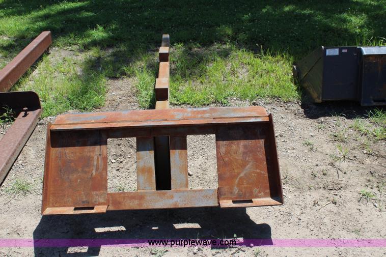 image for item BQ9384 Adjustable skid steer mount jib boom