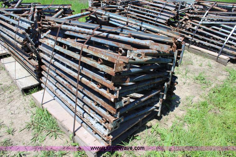 image for item BQ9402 (105) Dayton Superior bridge overhang brackets