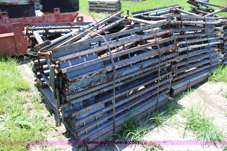 image for item BQ9402 (105) Dayton Superior bridge overhang brackets