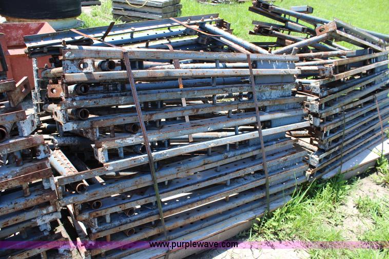 image for item BQ9402 (105) Dayton Superior bridge overhang brackets