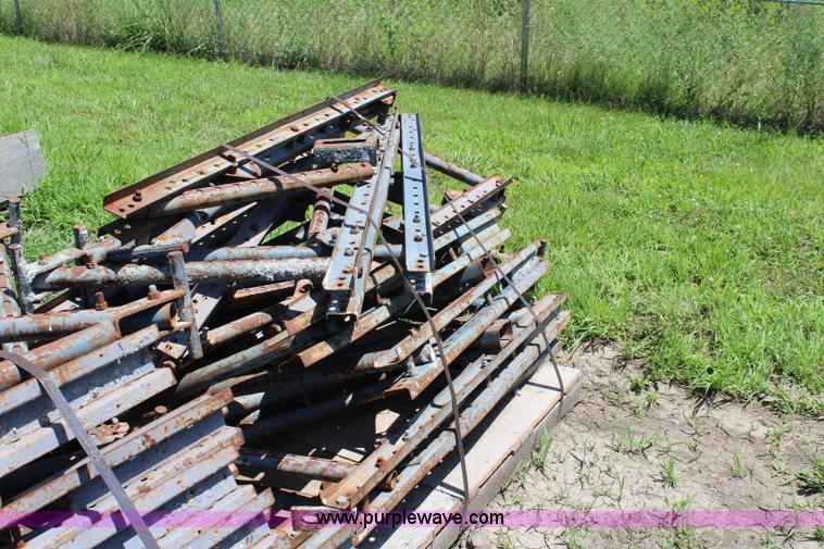 image for item BQ9402 (105) Dayton Superior bridge overhang brackets