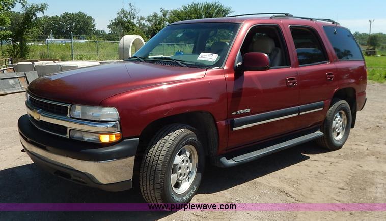 image for item J3772 2001 Chevrolet Tahoe LT SUV