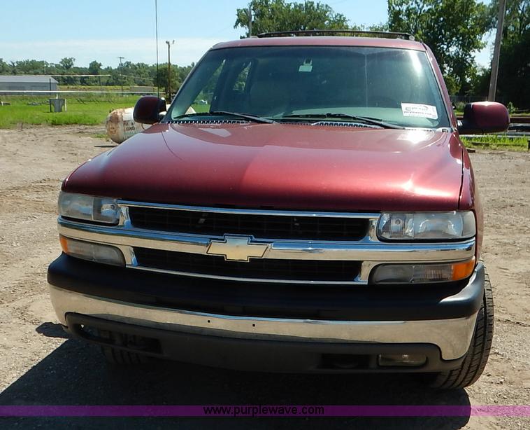 image for item J3772 2001 Chevrolet Tahoe LT SUV