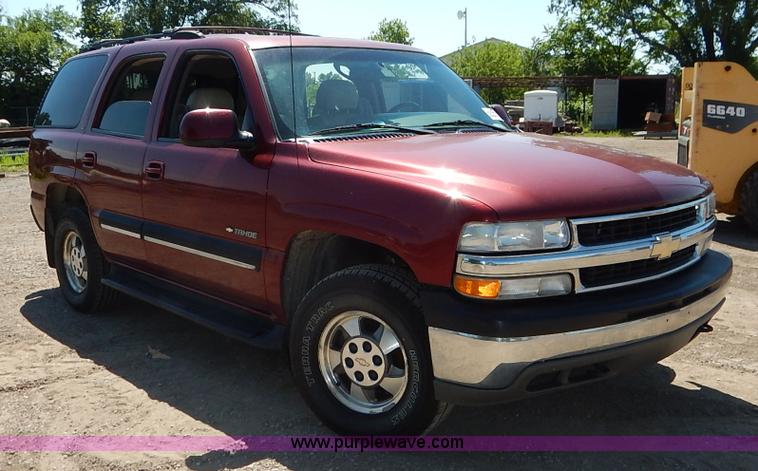 image for item J3772 2001 Chevrolet Tahoe LT SUV