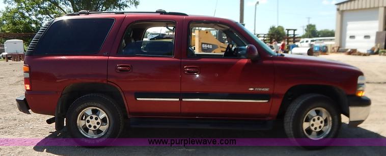 image for item J3772 2001 Chevrolet Tahoe LT SUV