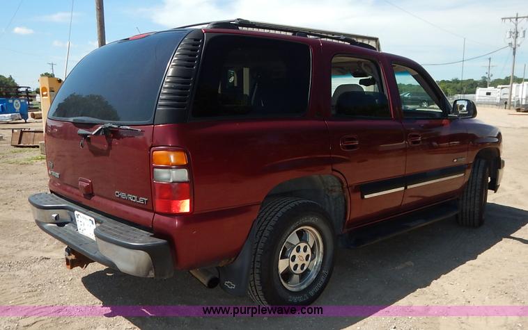 image for item J3772 2001 Chevrolet Tahoe LT SUV