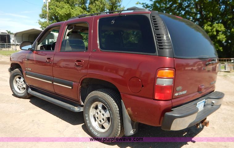 image for item J3772 2001 Chevrolet Tahoe LT SUV