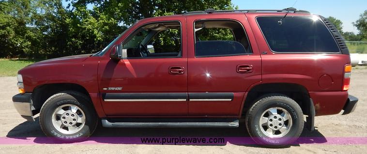 image for item J3772 2001 Chevrolet Tahoe LT SUV