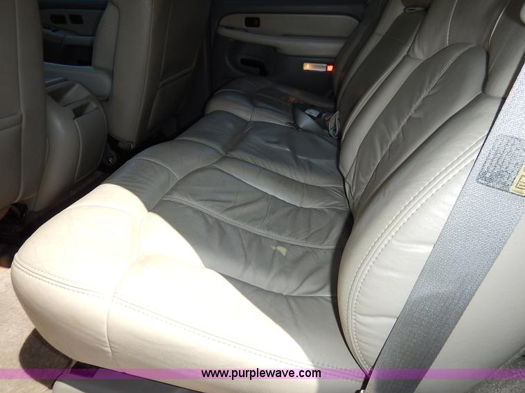 image for item J3772 2001 Chevrolet Tahoe LT SUV