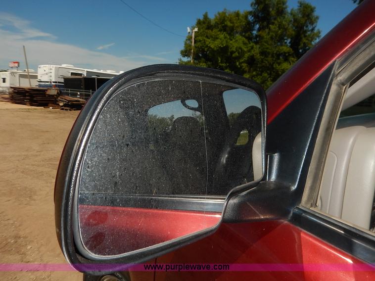 image for item J3772 2001 Chevrolet Tahoe LT SUV