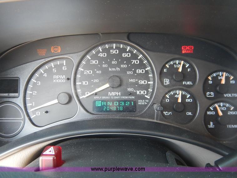 image for item J3772 2001 Chevrolet Tahoe LT SUV