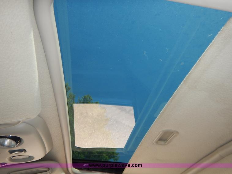 image for item J3772 2001 Chevrolet Tahoe LT SUV