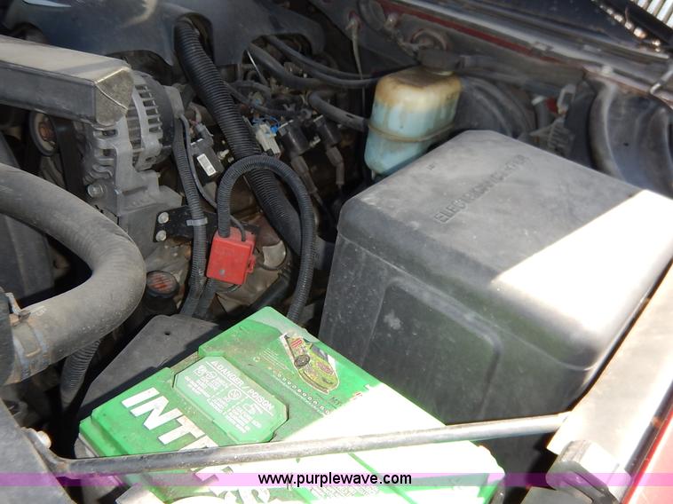 image for item J3772 2001 Chevrolet Tahoe LT SUV