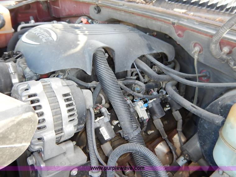 image for item J3772 2001 Chevrolet Tahoe LT SUV