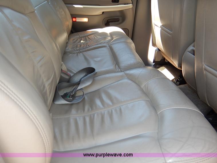 image for item J3772 2001 Chevrolet Tahoe LT SUV