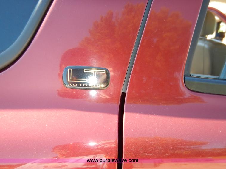 image for item J3772 2001 Chevrolet Tahoe LT SUV