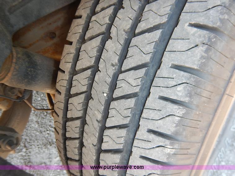 image for item J3772 2001 Chevrolet Tahoe LT SUV