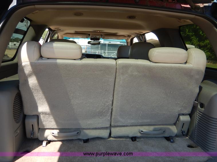 image for item J3772 2001 Chevrolet Tahoe LT SUV