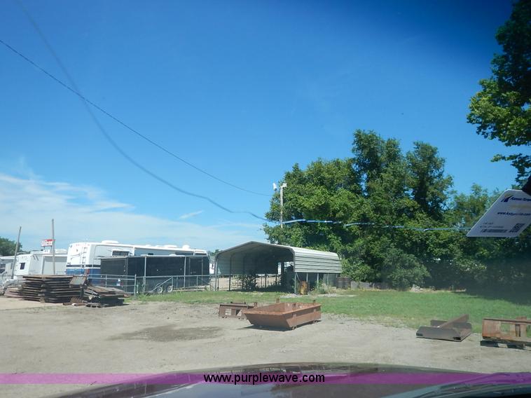 image for item J3772 2001 Chevrolet Tahoe LT SUV