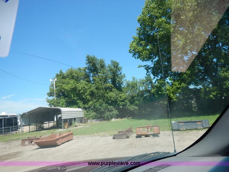 image for item J3772 2001 Chevrolet Tahoe LT SUV