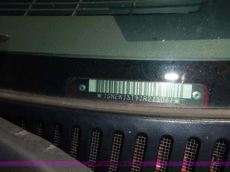 image for item J3772 2001 Chevrolet Tahoe LT SUV