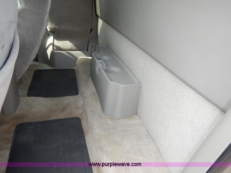 image for item J3777 2000 Chevrolet S10 LS Ext. Cab pickup truck