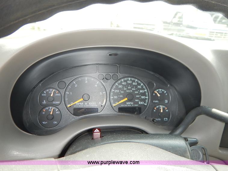 image for item J3777 2000 Chevrolet S10 LS Ext. Cab pickup truck