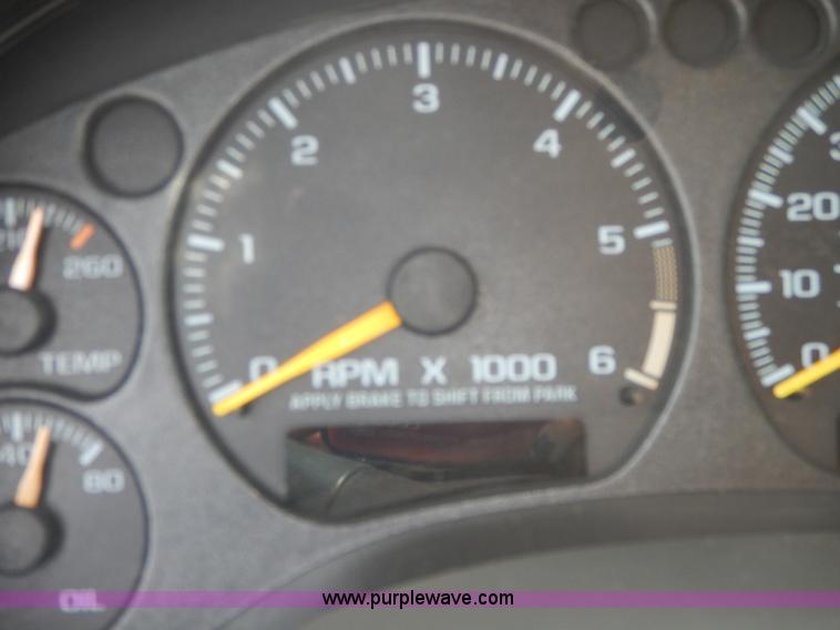 image for item J3777 2000 Chevrolet S10 LS Ext. Cab pickup truck