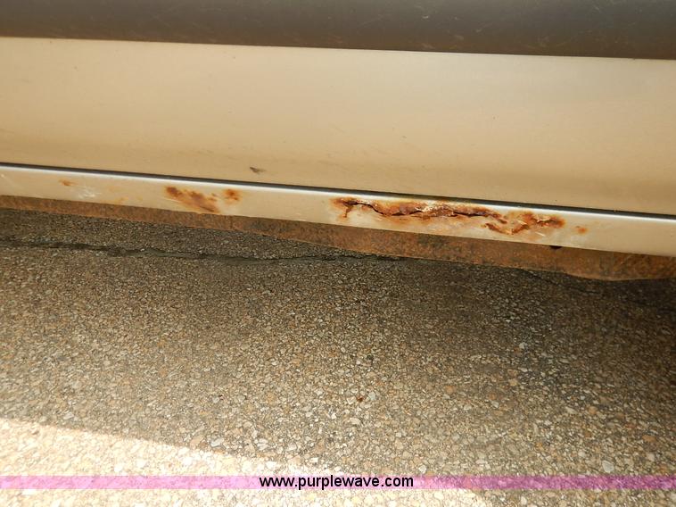 image for item J3777 2000 Chevrolet S10 LS Ext. Cab pickup truck