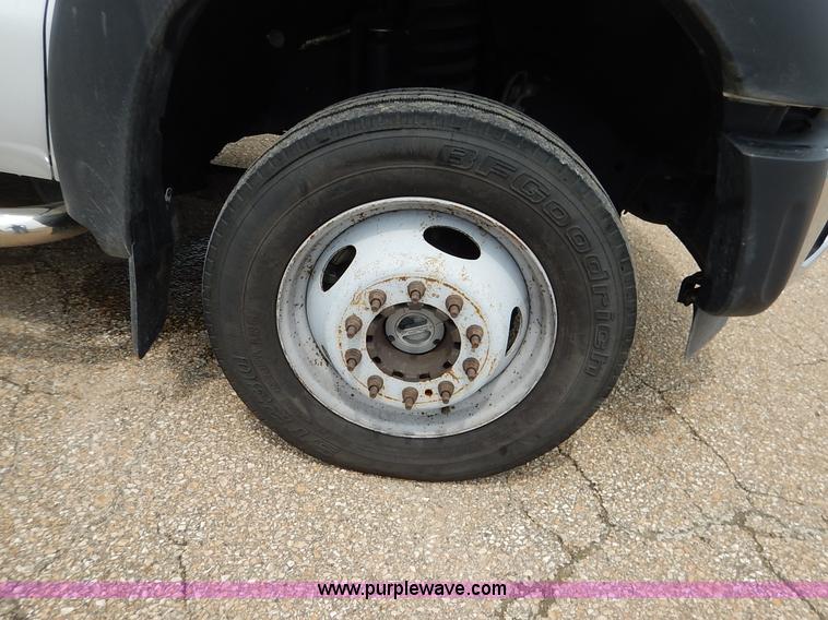 image for item J3779 2011 Ford F550 flatbed truck