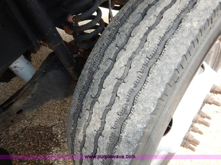 image for item J3779 2011 Ford F550 flatbed truck