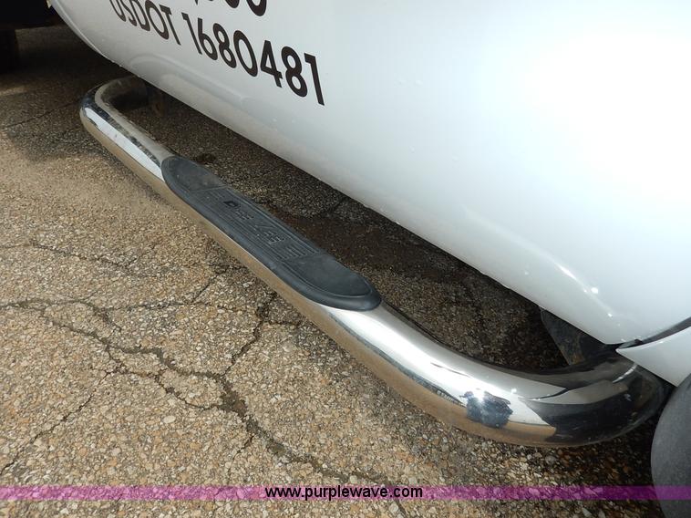 image for item J3779 2011 Ford F550 flatbed truck