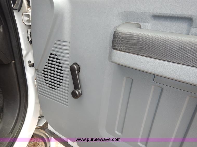 image for item J3779 2011 Ford F550 flatbed truck