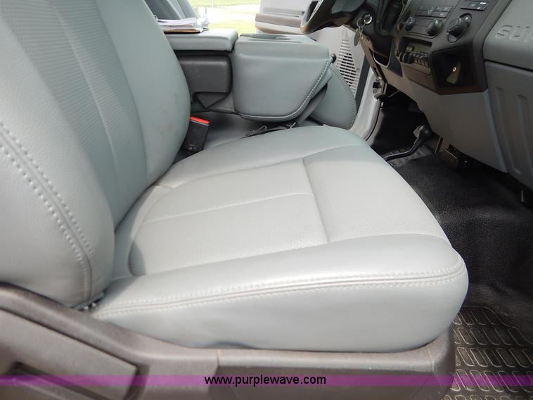 image for item J3779 2011 Ford F550 flatbed truck