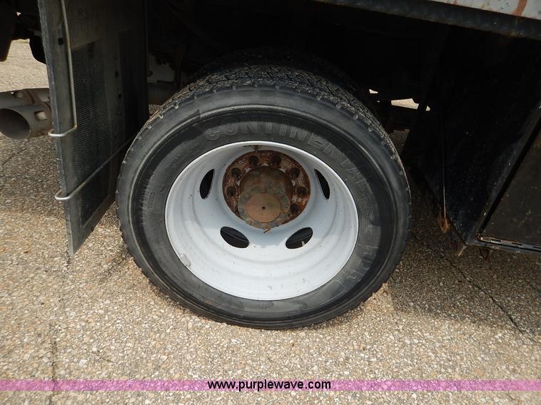 image for item J3779 2011 Ford F550 flatbed truck