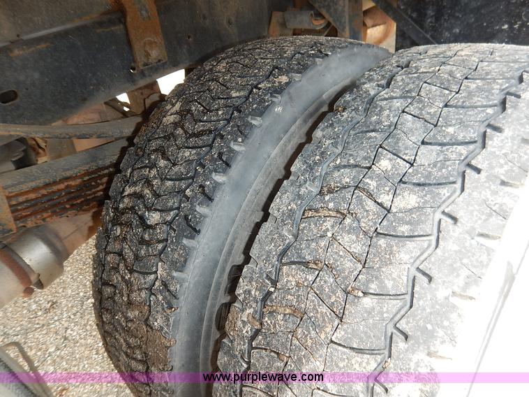 image for item J3779 2011 Ford F550 flatbed truck