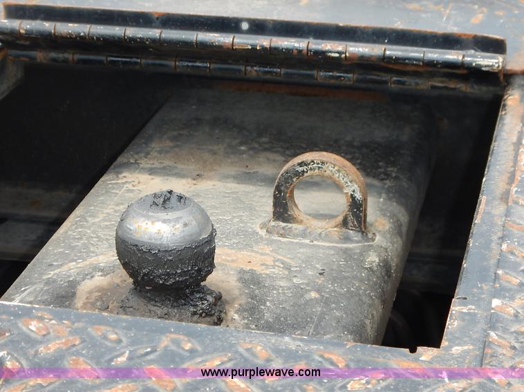 image for item J3779 2011 Ford F550 flatbed truck