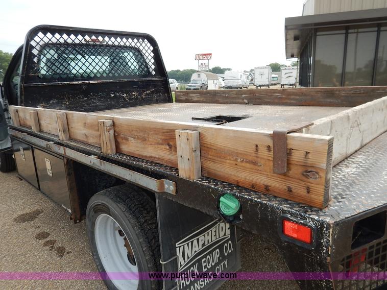 image for item J3779 2011 Ford F550 flatbed truck