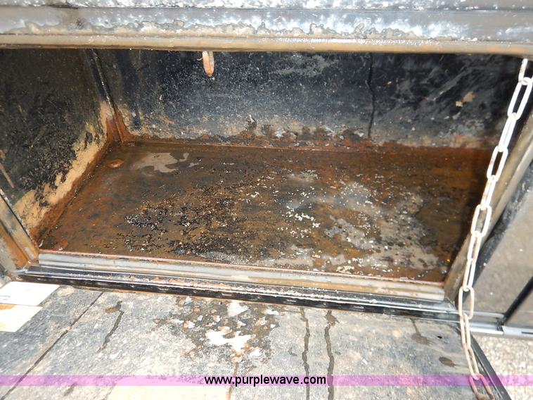 image for item J3779 2011 Ford F550 flatbed truck