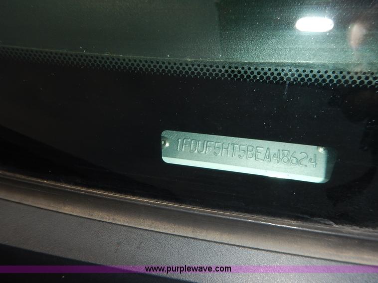 image for item J3779 2011 Ford F550 flatbed truck