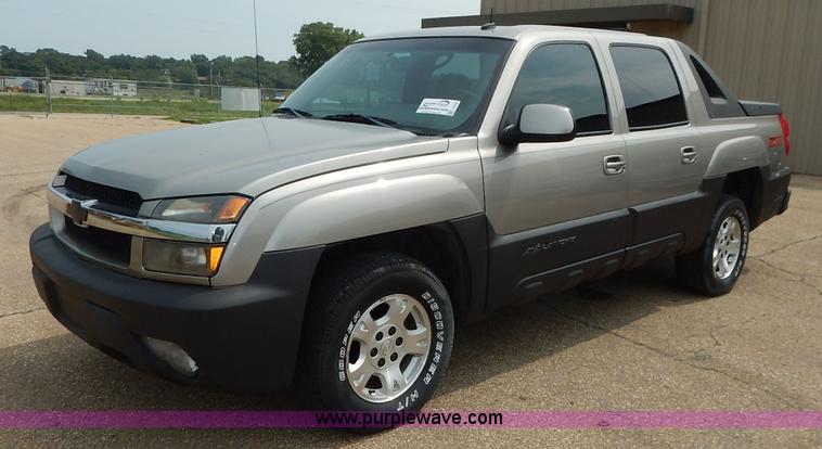image for item J3782 2003 Chevrolet Avalanche 1500 Z71 pickup truck