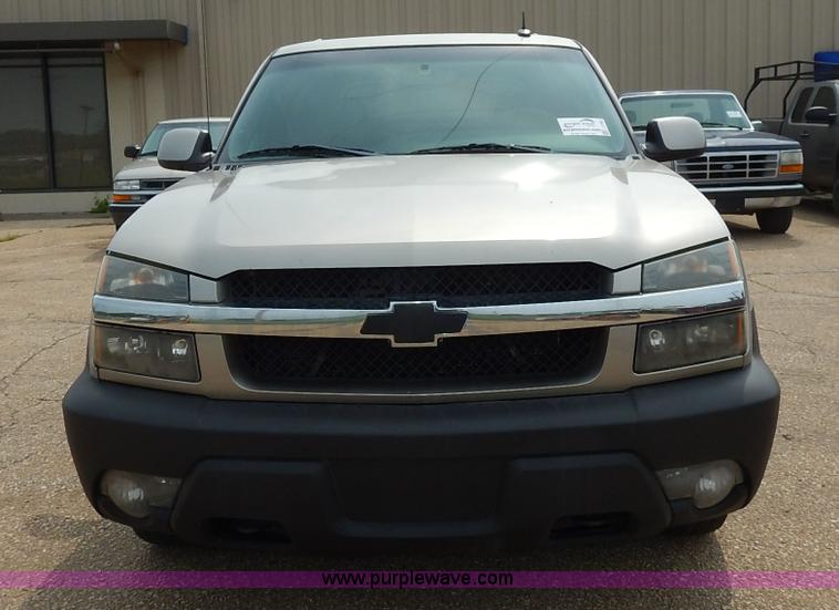 image for item J3782 2003 Chevrolet Avalanche 1500 Z71 pickup truck