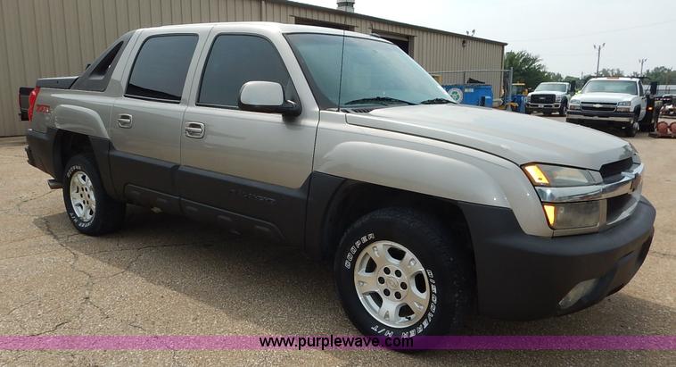 image for item J3782 2003 Chevrolet Avalanche 1500 Z71 pickup truck