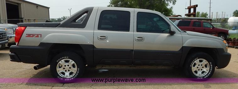 image for item J3782 2003 Chevrolet Avalanche 1500 Z71 pickup truck
