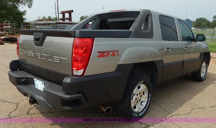 image for item J3782 2003 Chevrolet Avalanche 1500 Z71 pickup truck