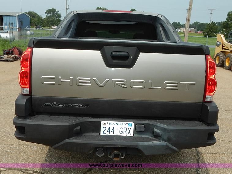 image for item J3782 2003 Chevrolet Avalanche 1500 Z71 pickup truck