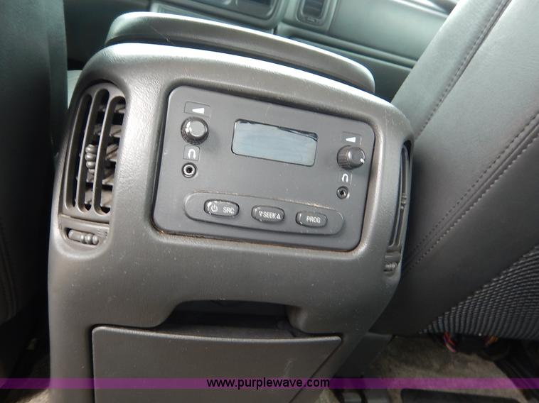 image for item J3782 2003 Chevrolet Avalanche 1500 Z71 pickup truck