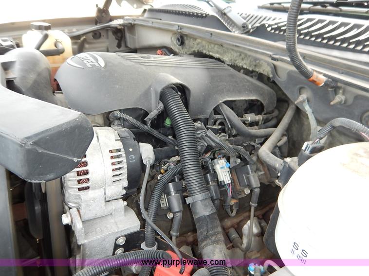 image for item J3782 2003 Chevrolet Avalanche 1500 Z71 pickup truck