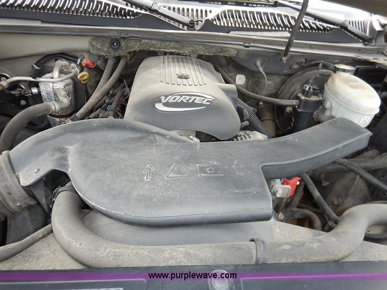 image for item J3782 2003 Chevrolet Avalanche 1500 Z71 pickup truck