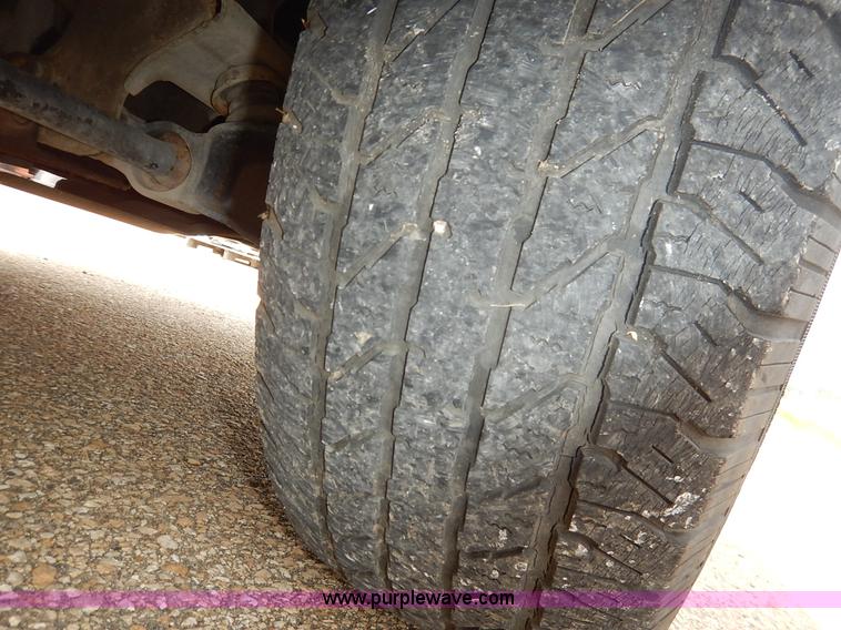 image for item J3782 2003 Chevrolet Avalanche 1500 Z71 pickup truck